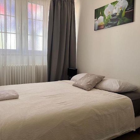 Budget Room Free Parking 普拉特恩 外观 照片