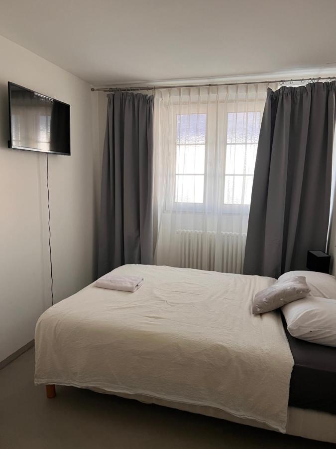 Budget Room Free Parking 普拉特恩 外观 照片
